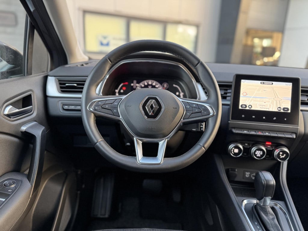 Renault Captur 1.3 tce 140 intens automaat, trekhaak!