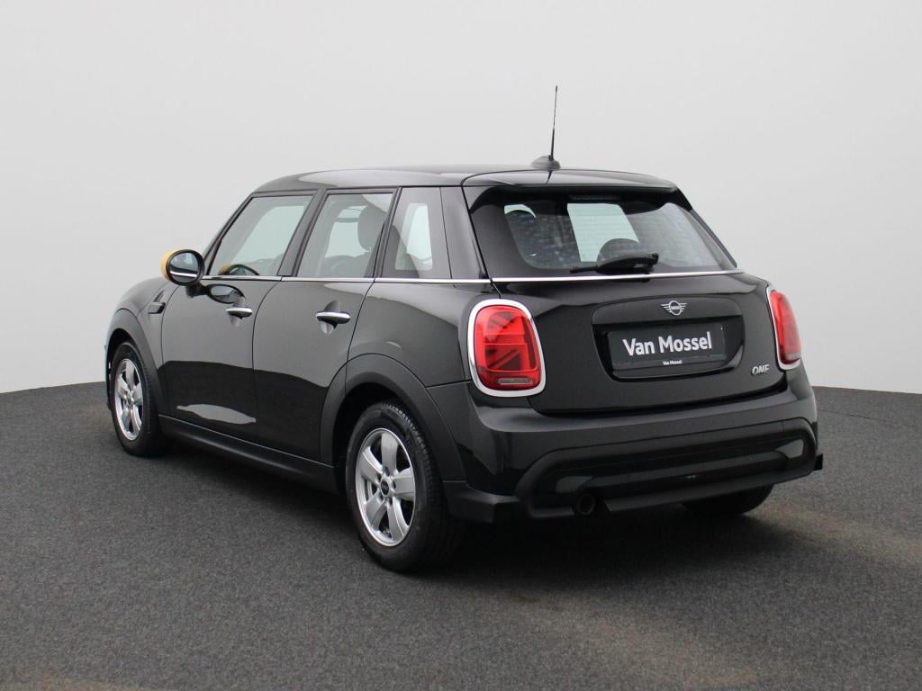 Mini 5-deurs 1.5 one essential | navigatie | lmv | parkeer sensoren | clima