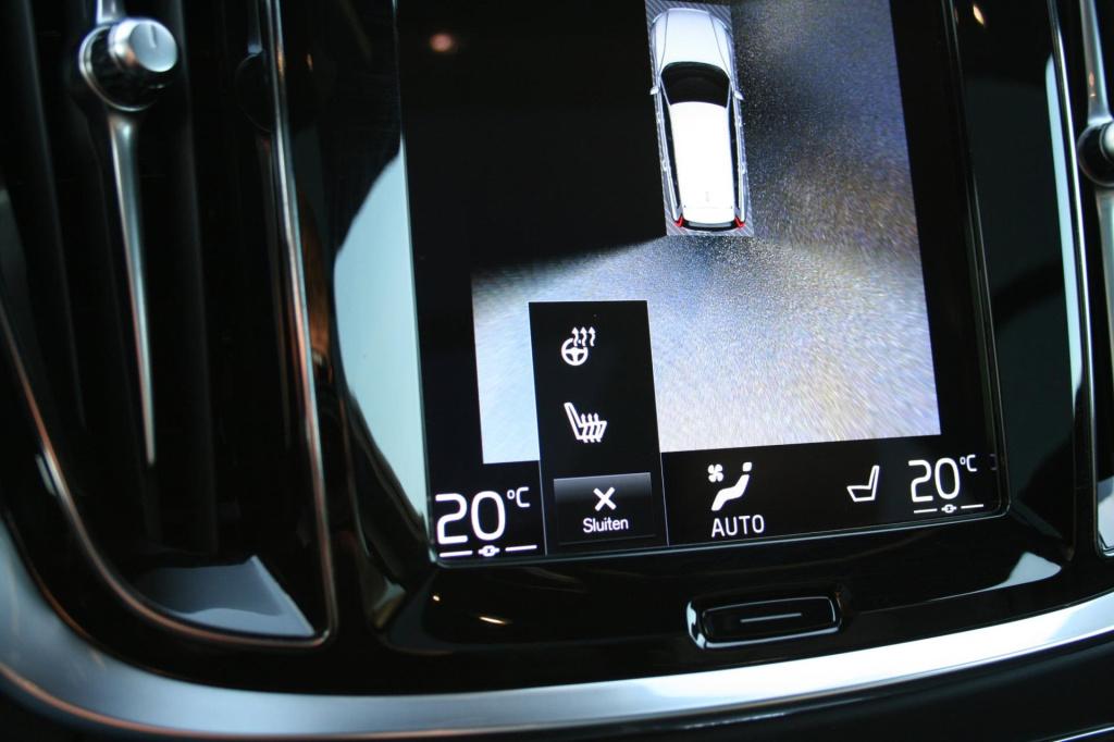 Volvo V60 2.0 t6 recharge awd r-design