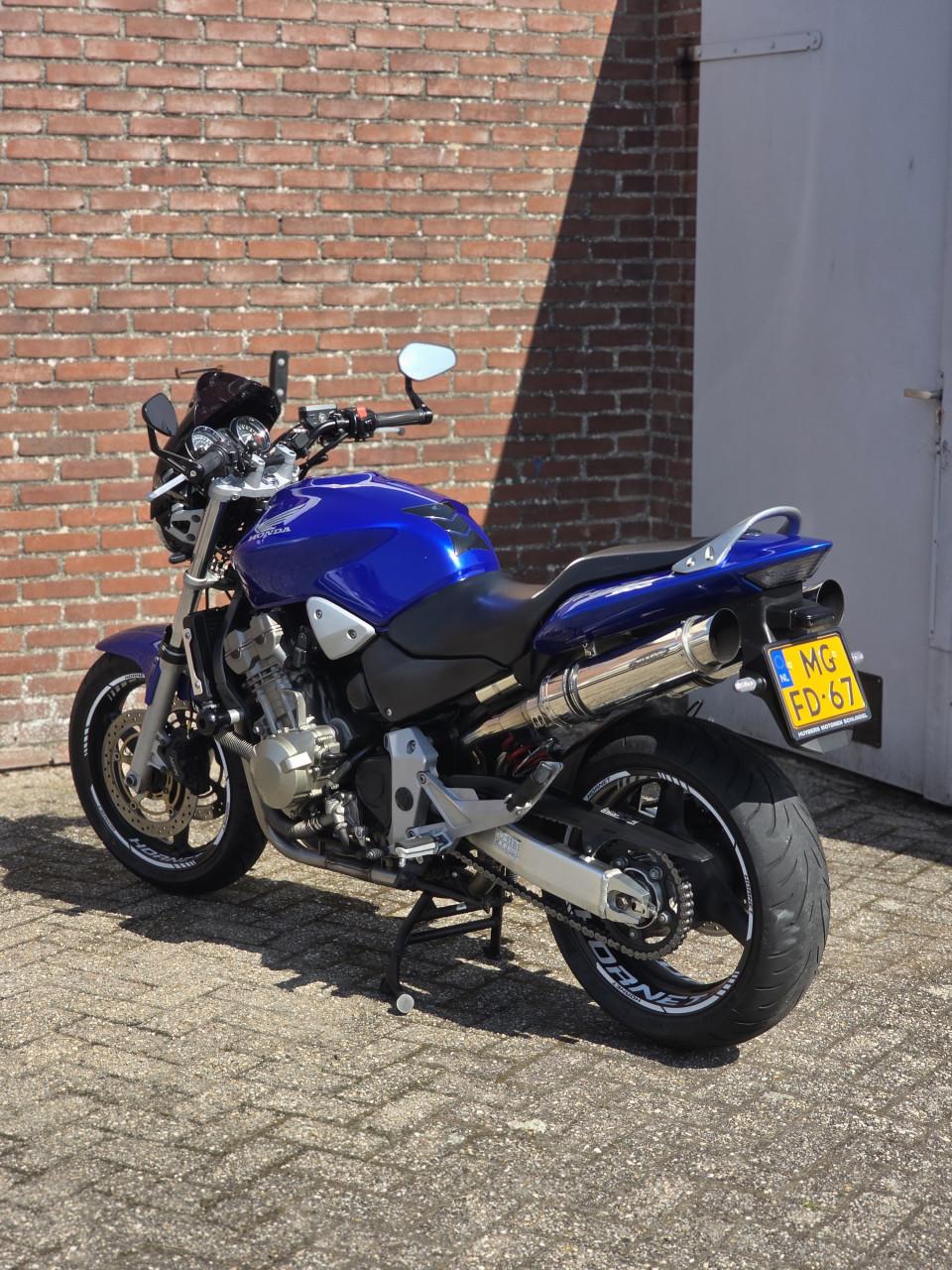 Honda CB900F Hornet
