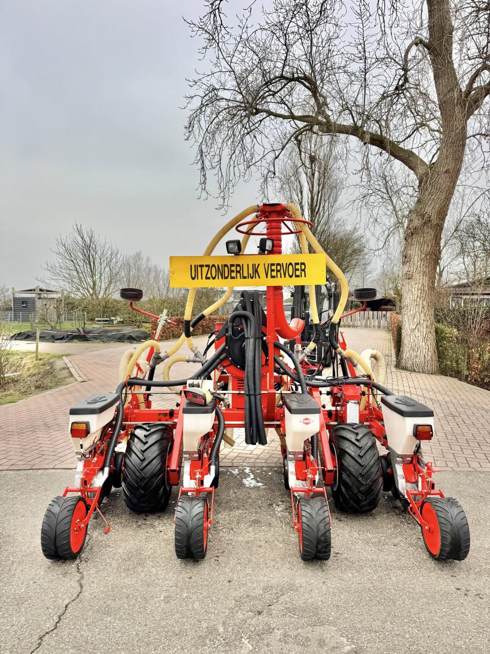 Maïsplanter Kuhn 4 rijen, zeer compleet!