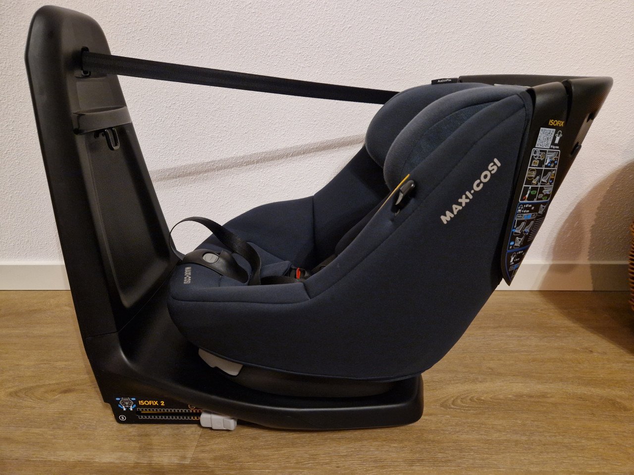 Maxi Cosi Axxisfix I-size 2024. Draaibare autostoel.