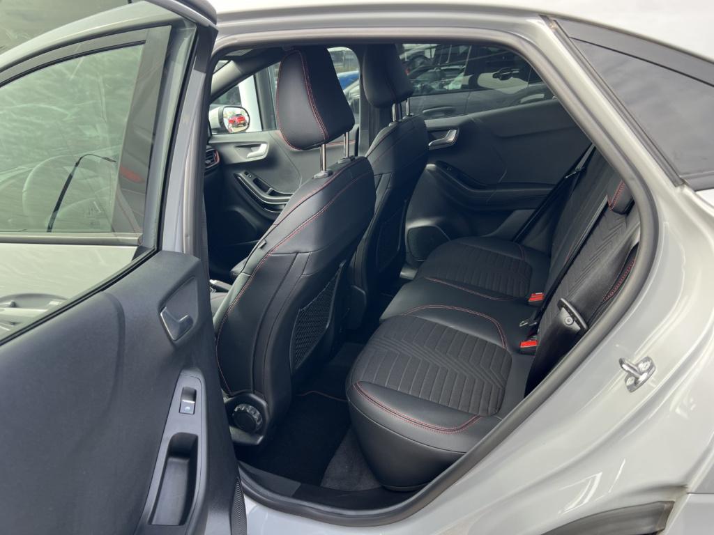 Ford Puma 1.0i ecoboost hybrid 125pk st-line x , voorruitverwarming , stoel