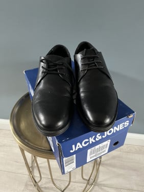 Nette heren schoenen jack en jonas maat 43