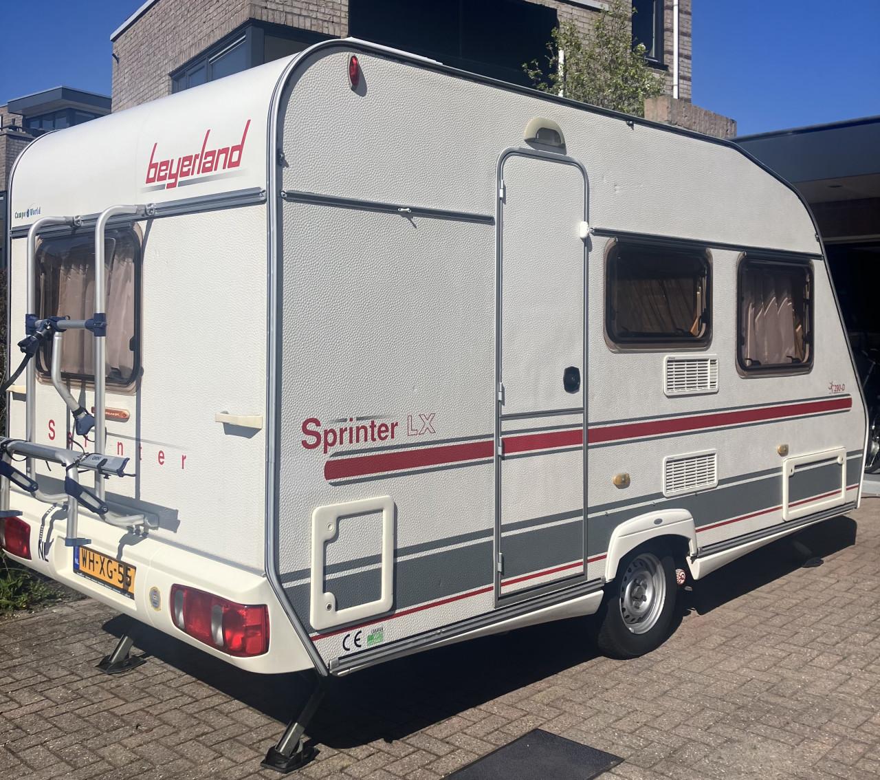 Te koop Beyerland caravan, 390-D sprinter LX (type 403b)