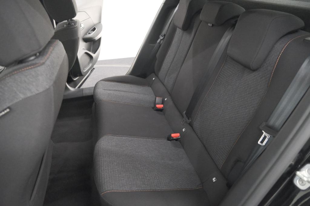 Peugeot 2008 1.2 hybrid 136 style | apple carplay | parkeersensoren | clima