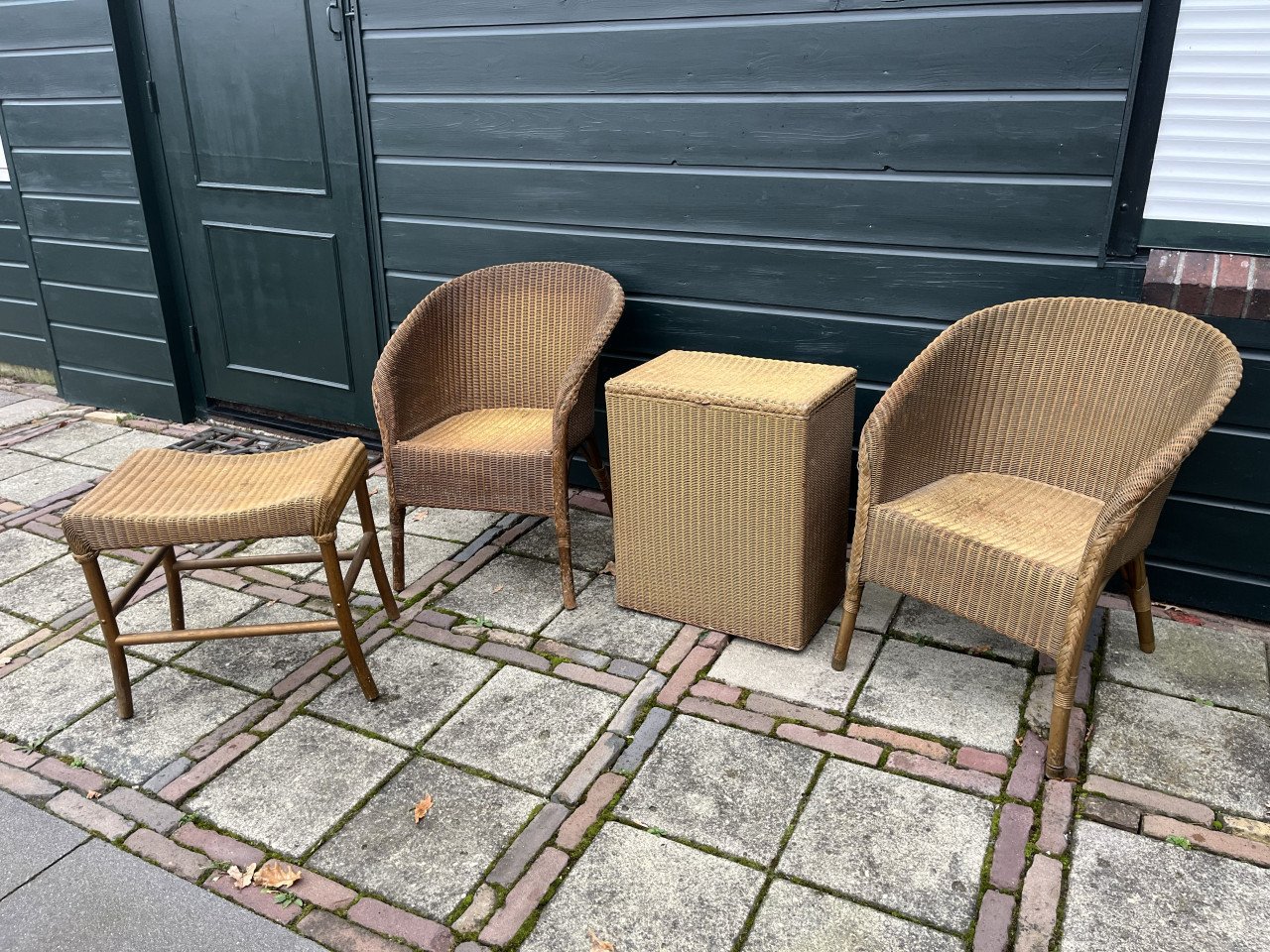 Engelse originele Loyd Loom stoeltjes hocker en opbergmand.