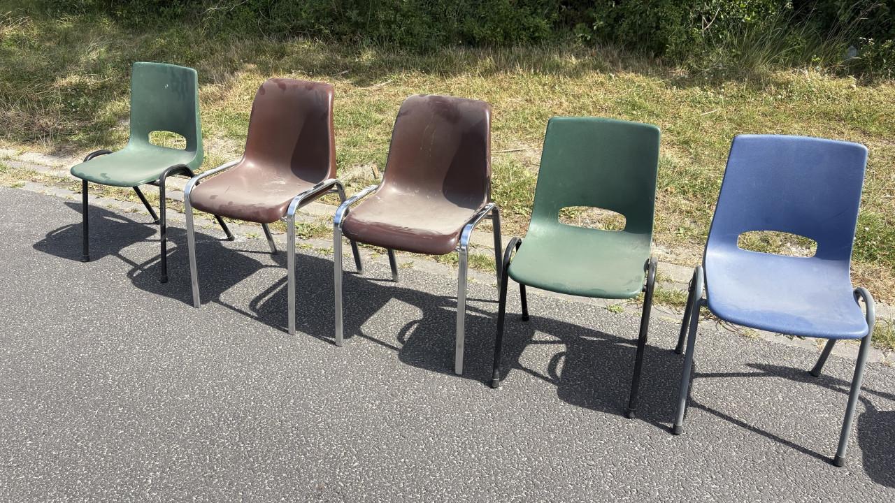 Partij stoelen