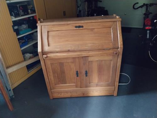Eikenhouten bureau