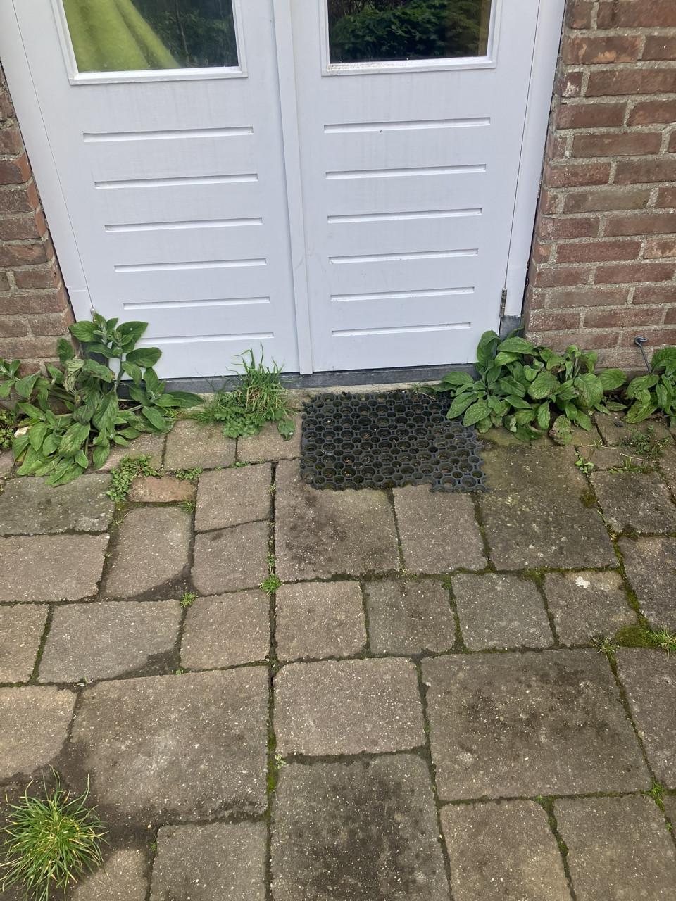 Terras opnieuw bestraten Middelburg