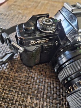 Mooie vintage jaren 80 analoge Minolta X-700 SLR 35 mm filmcamera...