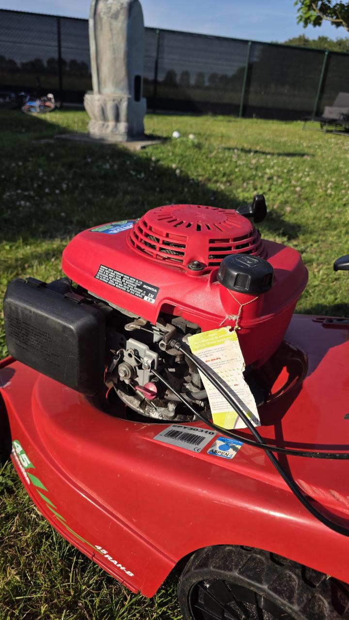 HONDA Benzine maaier 4.6 zo goed als nieuw!!!