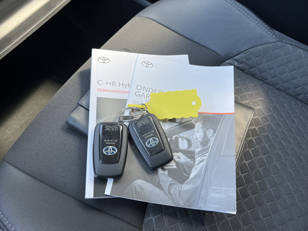 Toyota C-hr 1.8 hybrid dynamic
