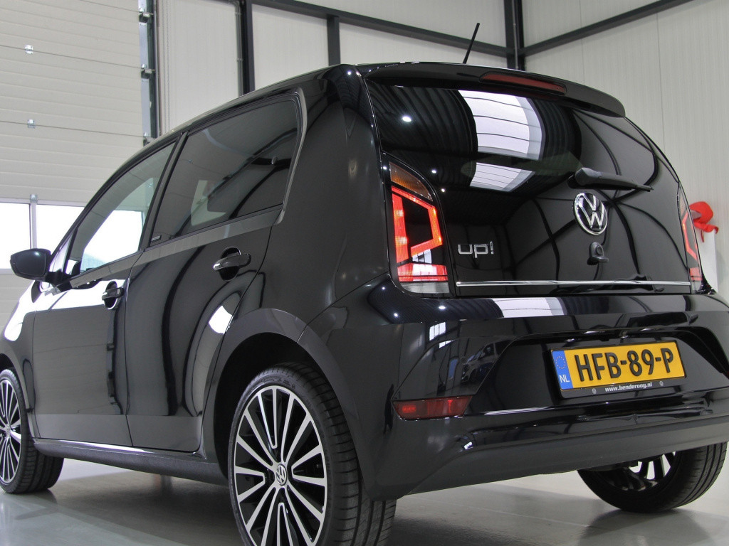 Volkswagen UP! active 5drs. clima | cruise | camera | vol!