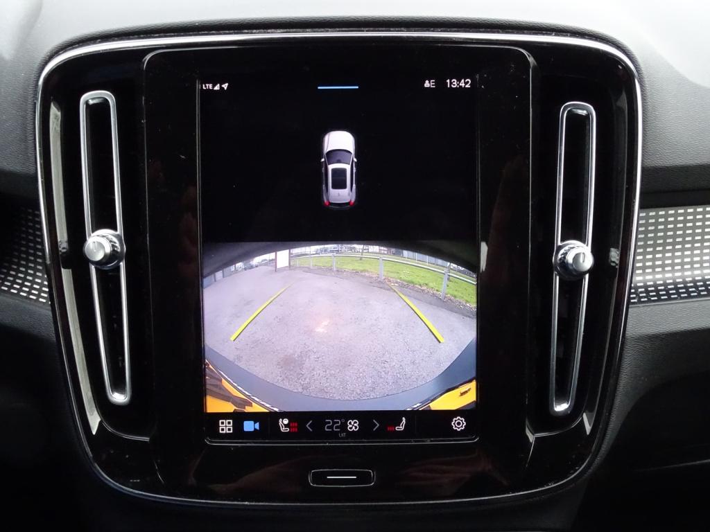 Volvo XC40 recharge p8 awd r-design