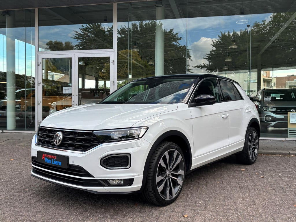 Volkswagen T-roc 1.5 tsi 150pk 7-dsg t-roc sport|trekhaak|carplay|navi|rijk