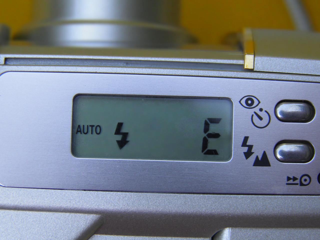 Nikon lite touch zoom 120 ed af werkt prima,