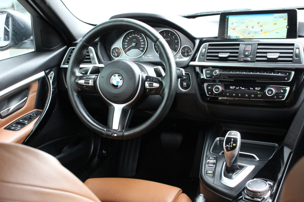 BMW 3-serie touring 340i centennial high executive | 327pk | leder | 19'' |
