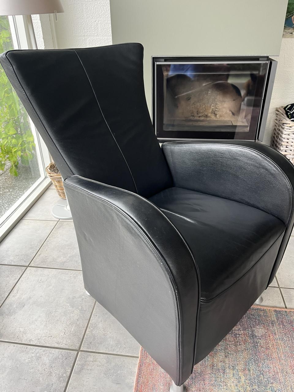 Leren stoel met verstelbare rugleuning