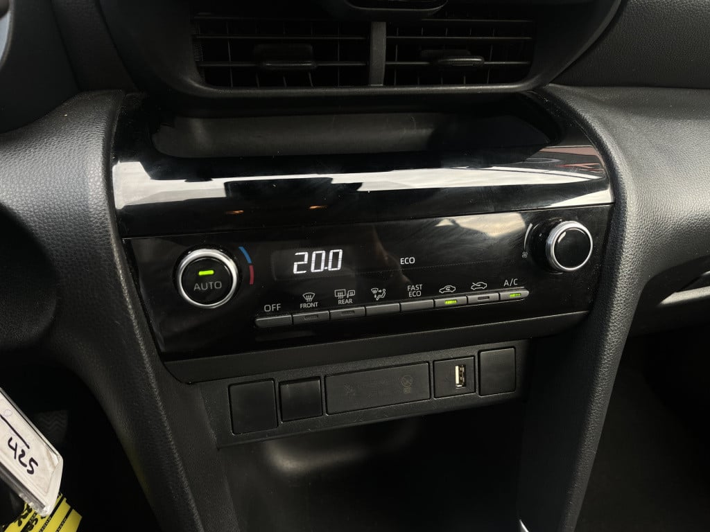 Toyota Yaris Cross 1.5 hybrid comfort | carplay | camera | acc | climate