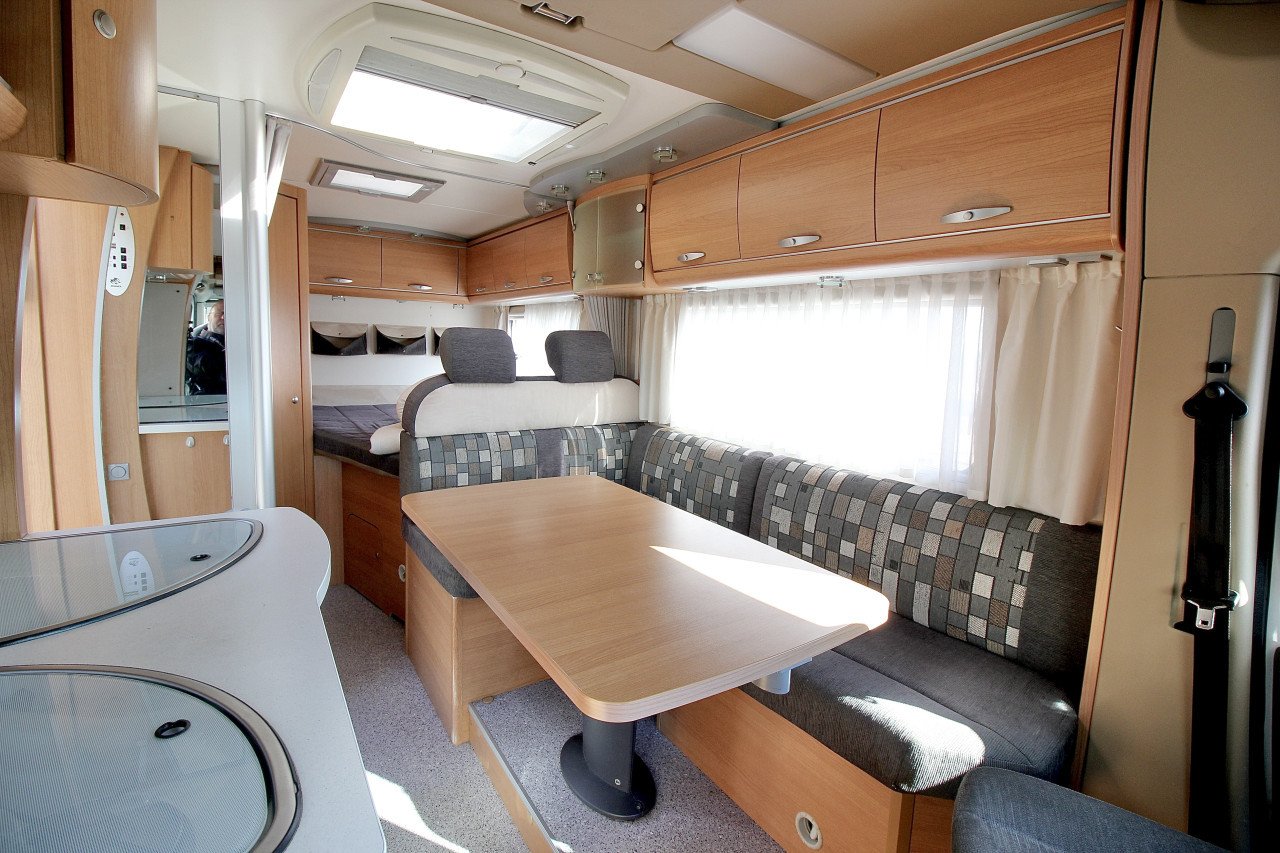 Knaus Sun TI (Frans bed, Zéér netjes met nieuwe APK)
