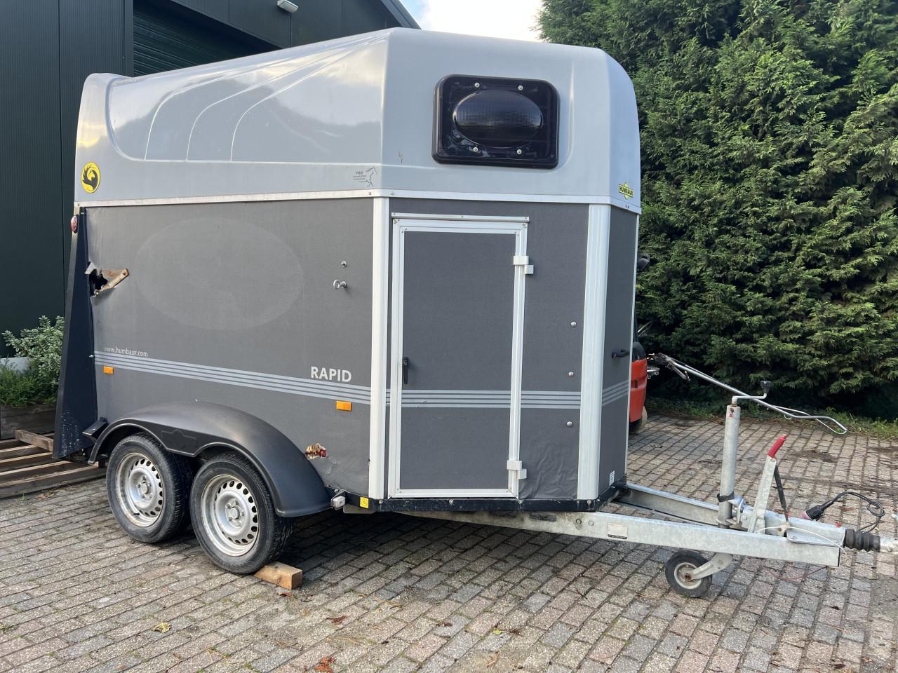 Humbauer 2 paards trailer export of reparatie