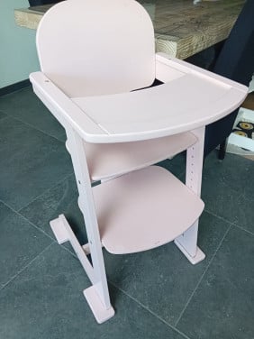 Houten kinderstoel / meegroeistoel