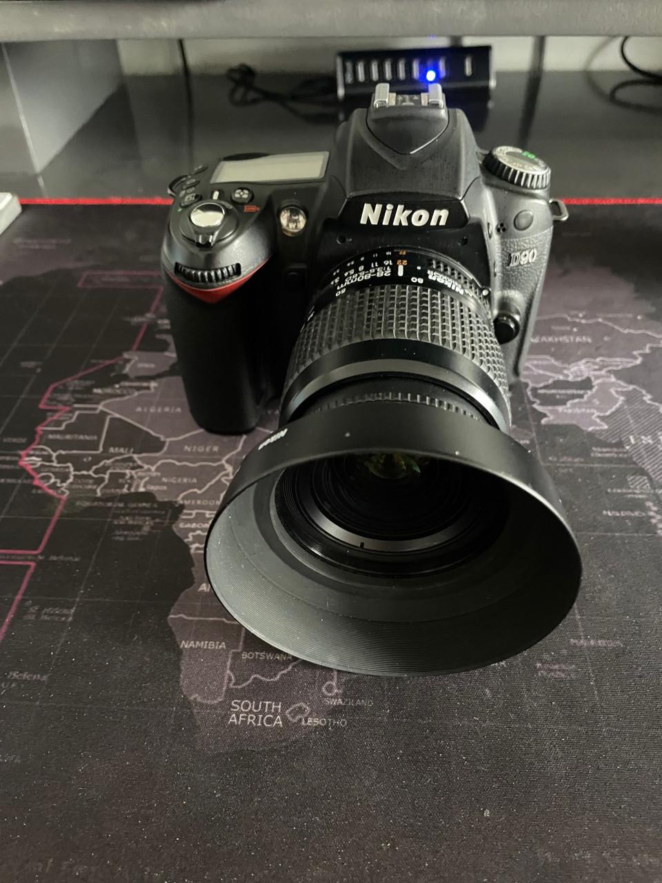 Nikon D 90