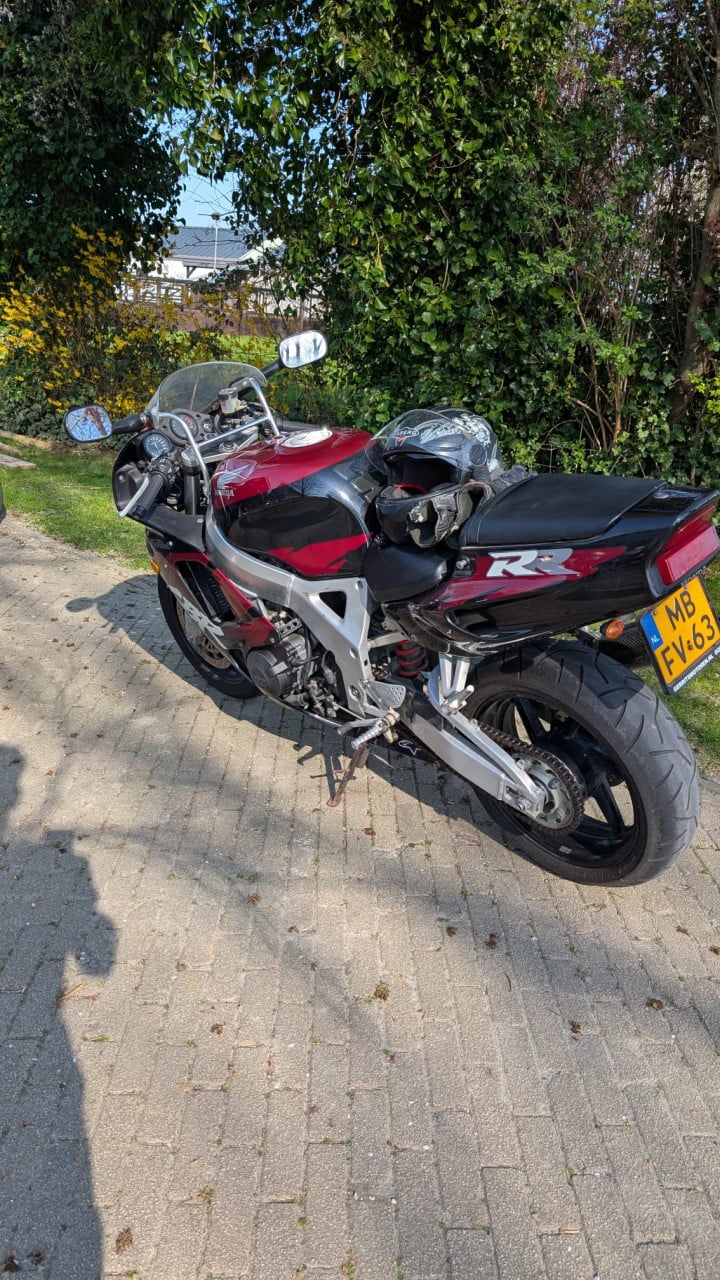 CBR 900RR Fireblade sc28