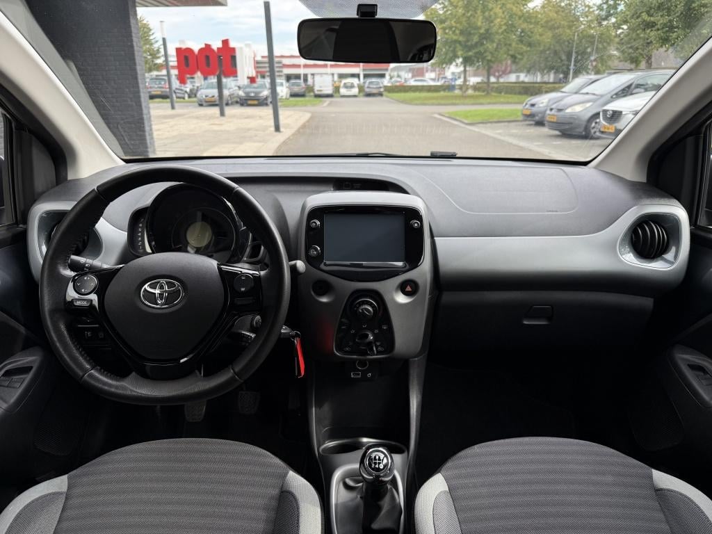 Toyota Aygo 1.0 vvt-i x-play - carplay - android auto -