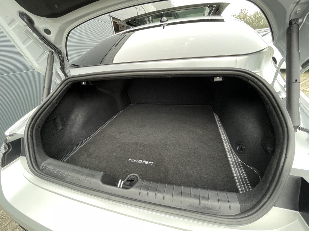 Hyundai Ioniq 6 first edition awd 77.4 kwh hyundai ioniq 6 first edition aw