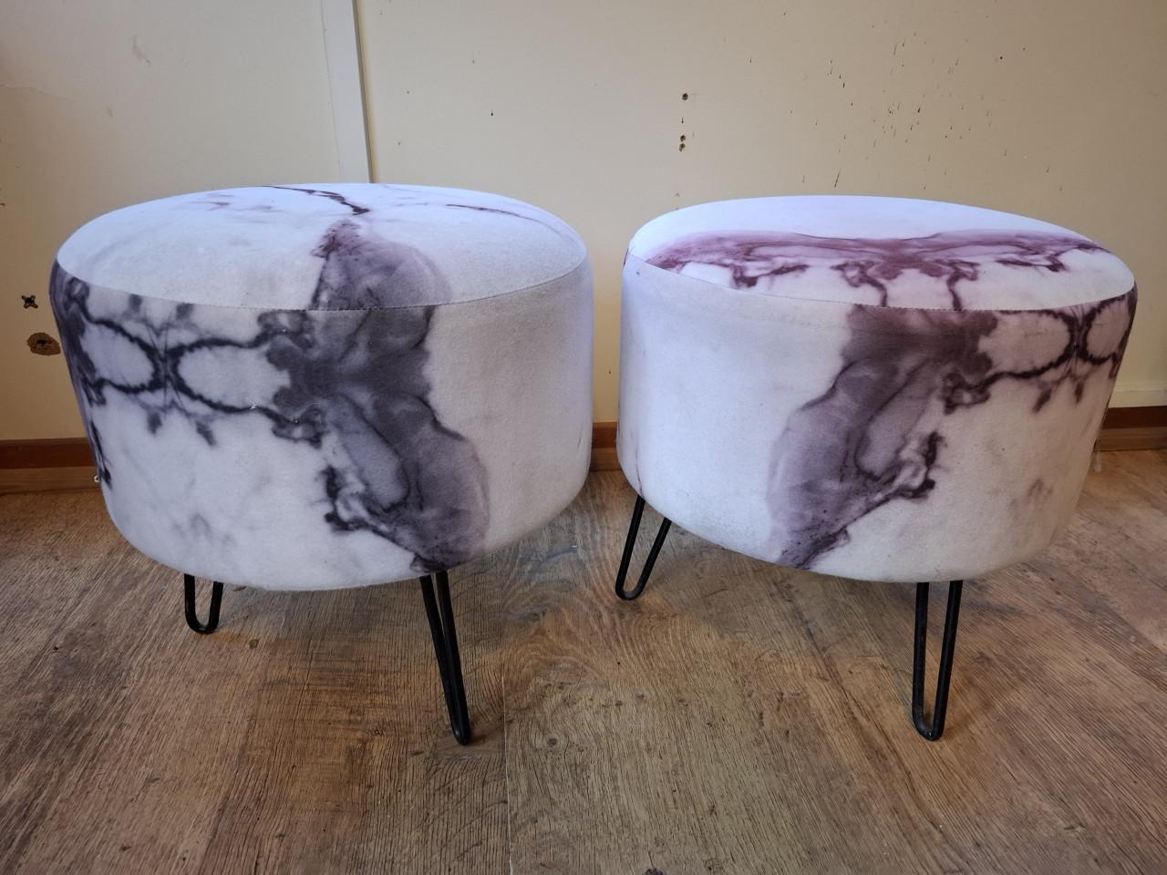 Twee poefjes/krukjes