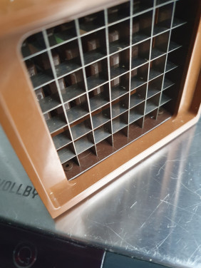 Zeer nette bruine vintage brabantia maitre frietsnijder...