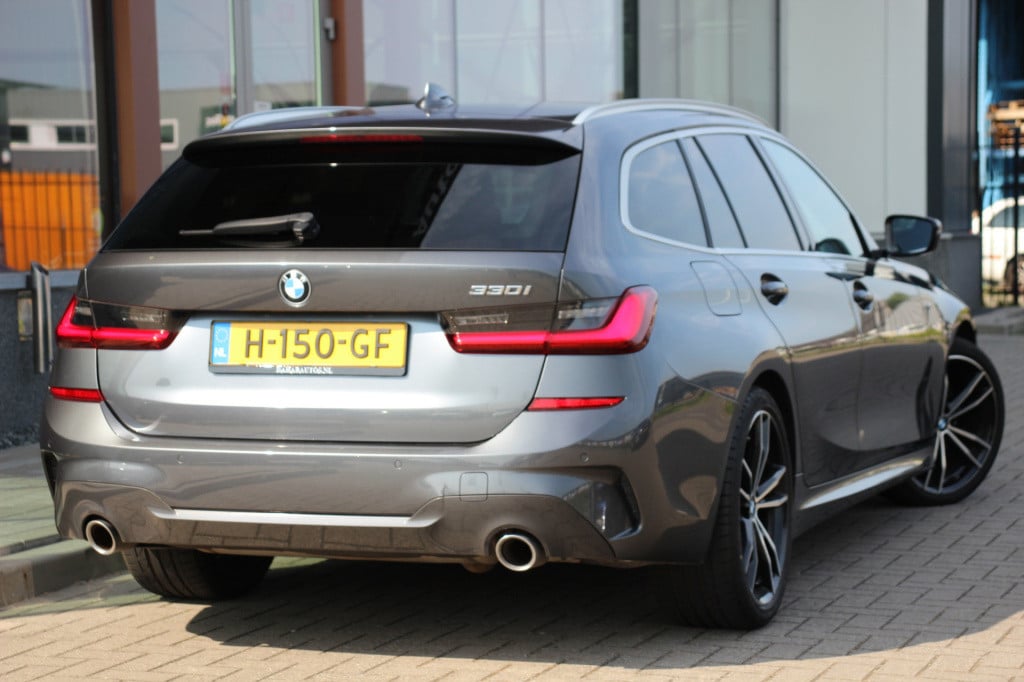 BMW 3-serie touring 330i high executive edition | m-sport | pano. | leder |