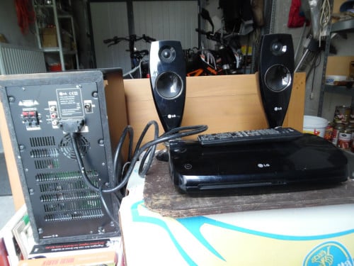 Stereo, subwoofer en draagbare radio