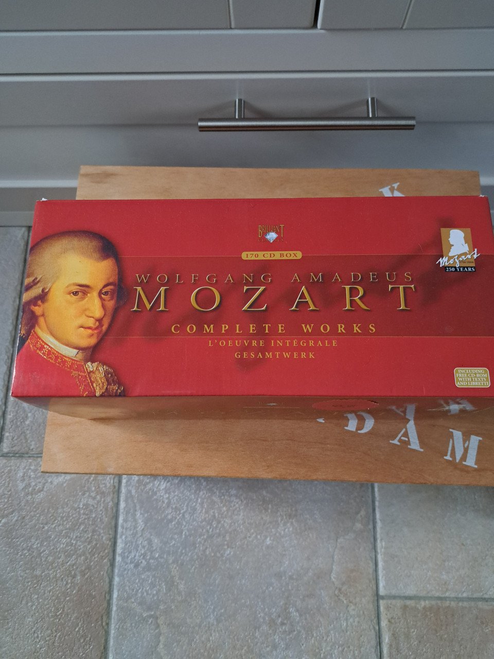 Cd box met 170 cd s van Mozart