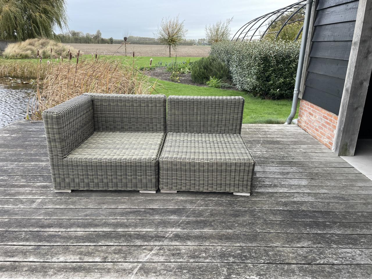 Loungebank van wicker