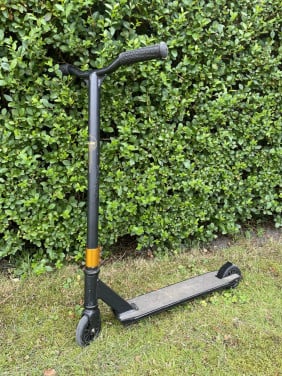 Stunt step Black Dragon zwart