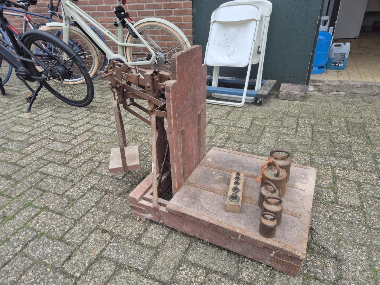 Mooie oude bascule / antieke weegschaal