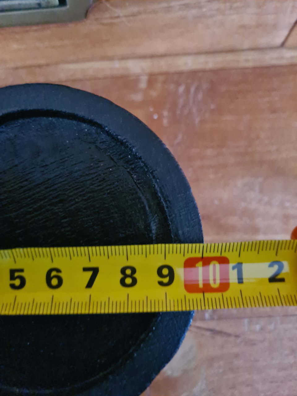 Brocante glazen stolp met zwarte voet