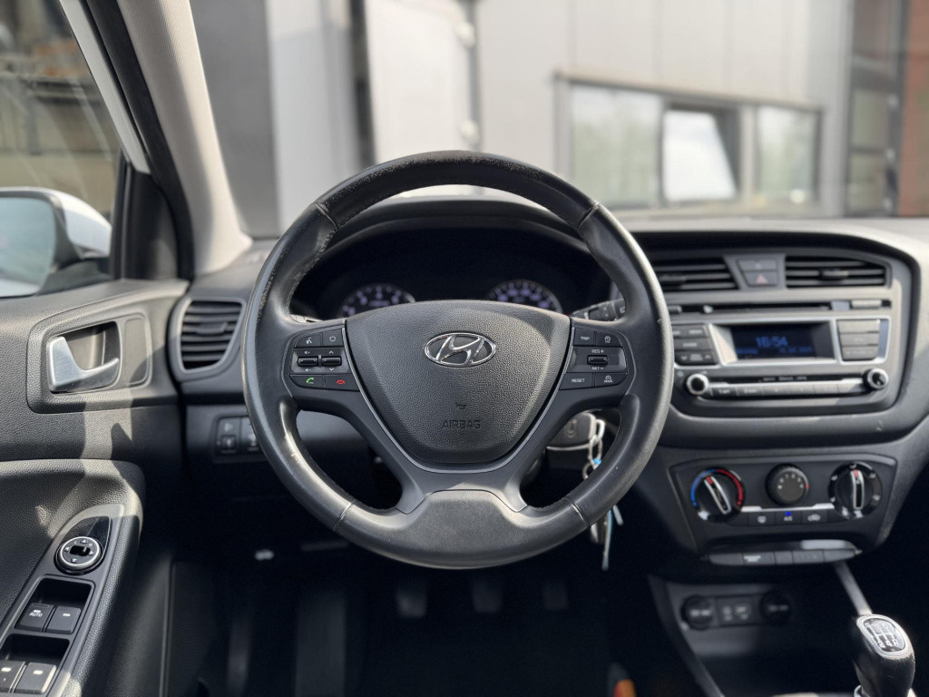 Hyundai I 20 1.2 hp i-motion | airco | cruise control | radio-cd/mp3 speler