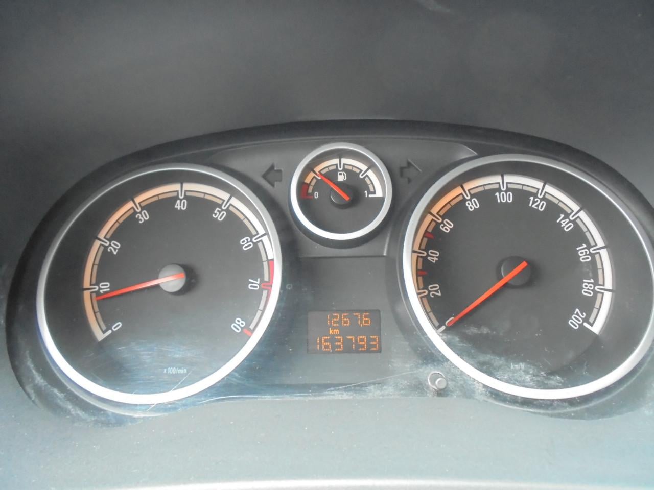 Corsa 1.2-16V in nette conditie,163.793 Km Apk.Juli 2027