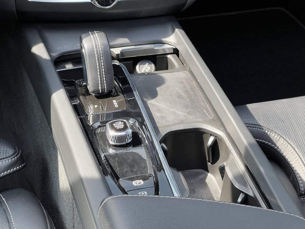 Volvo XC60 t6 340pk recharge r-design| luchtvering| panodak| adap.cruise| 3