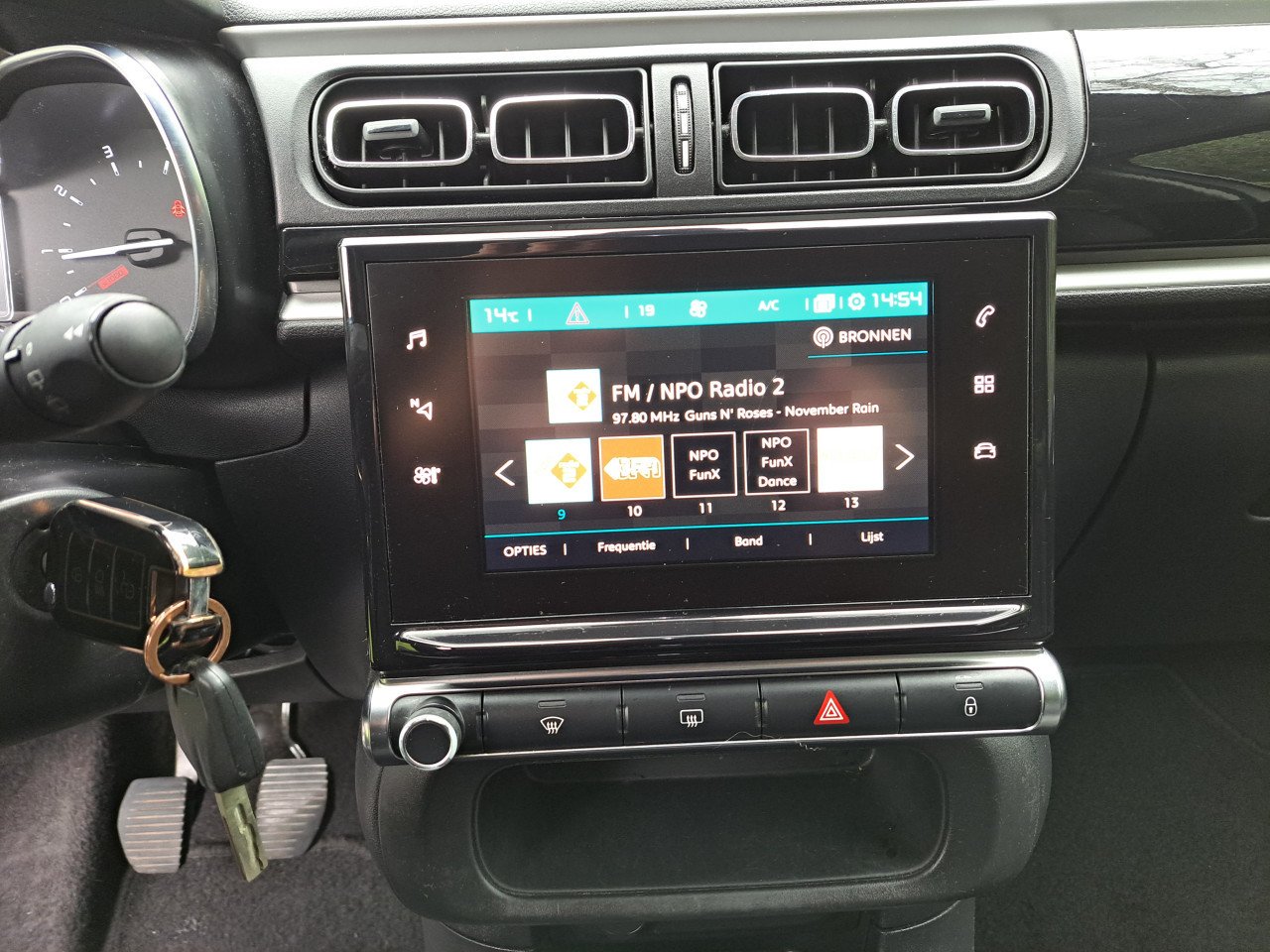 Te Koop Citroën C3 PureTech 1.2 Shine van bouwjaar 30 oktober 2017