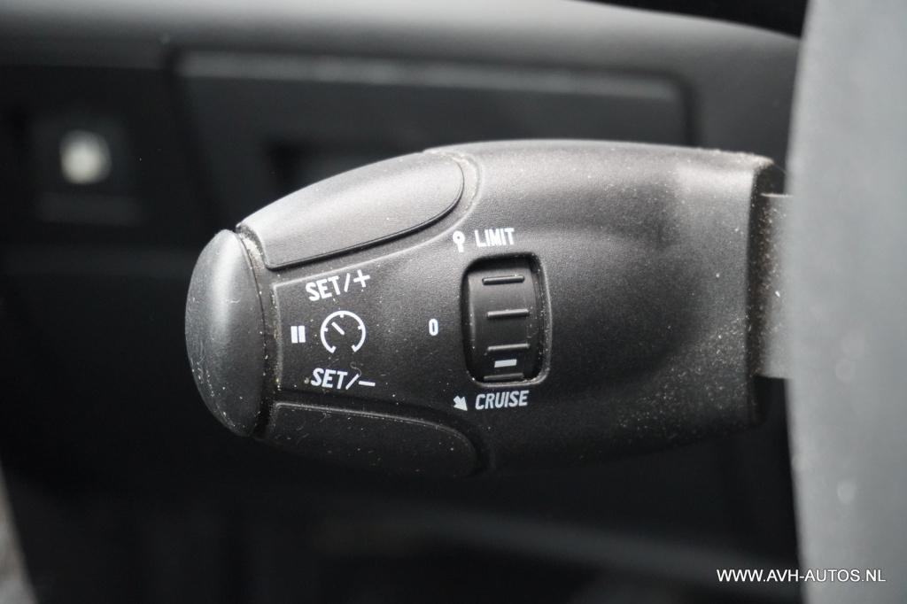 Peugeot 407 coupé 2.2-16v référence