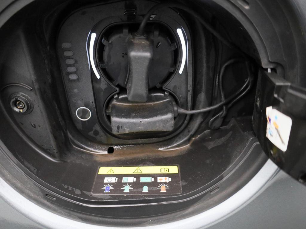 Fiat 500 C red 42 kwh | cabrio | apple carplay / android auto | climate con