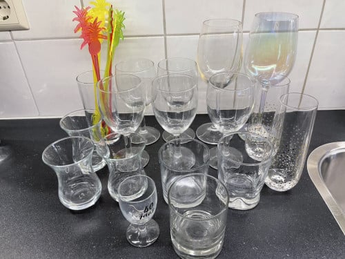17 verschillende glazen nieuw/zo goed als nieuw