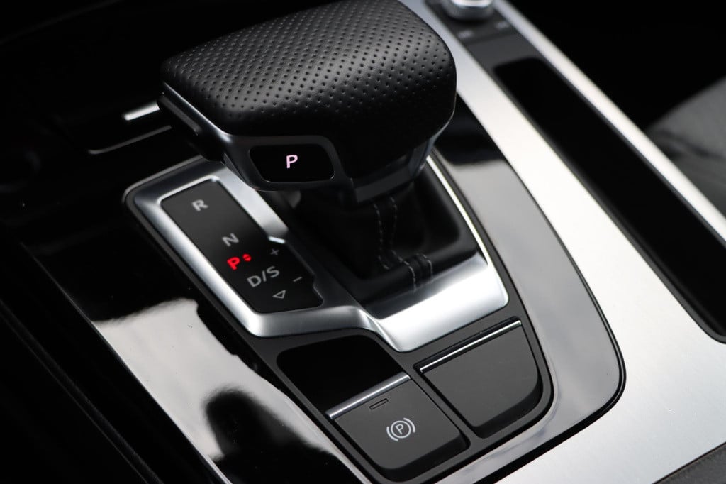 Audi Q5 55 tfsi e quattro s edition competition 367pk s-tronic