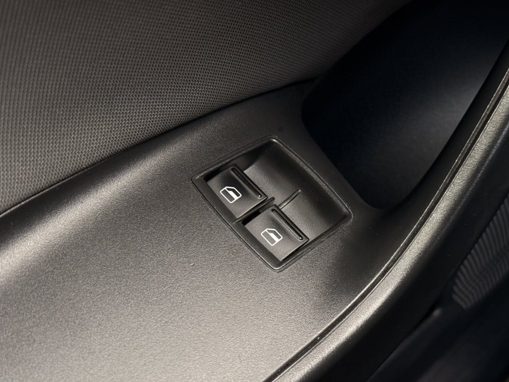 Seat Ibiza 1.2 tsi style | cruise | airco | 15 inch velgen |