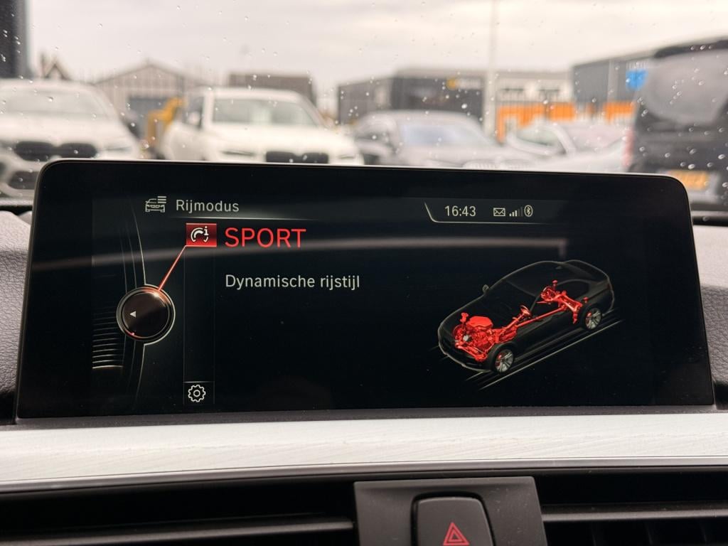 BMW 3-serie 330e m-sport | head-up | cruise | stoelverwarming | 360 | leder